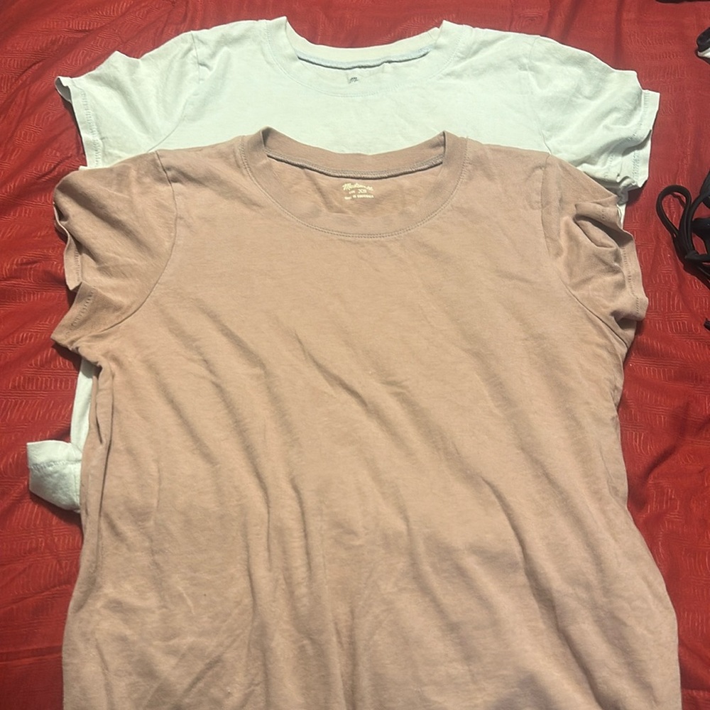 Madewell T-shirts, women’s size extra small cream and nude color